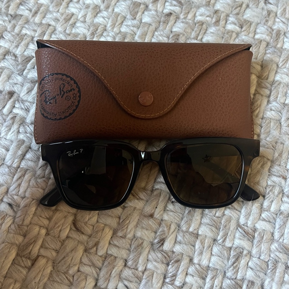 Ray-Ban RB4323 - Polarized Tortoise Wayfarer